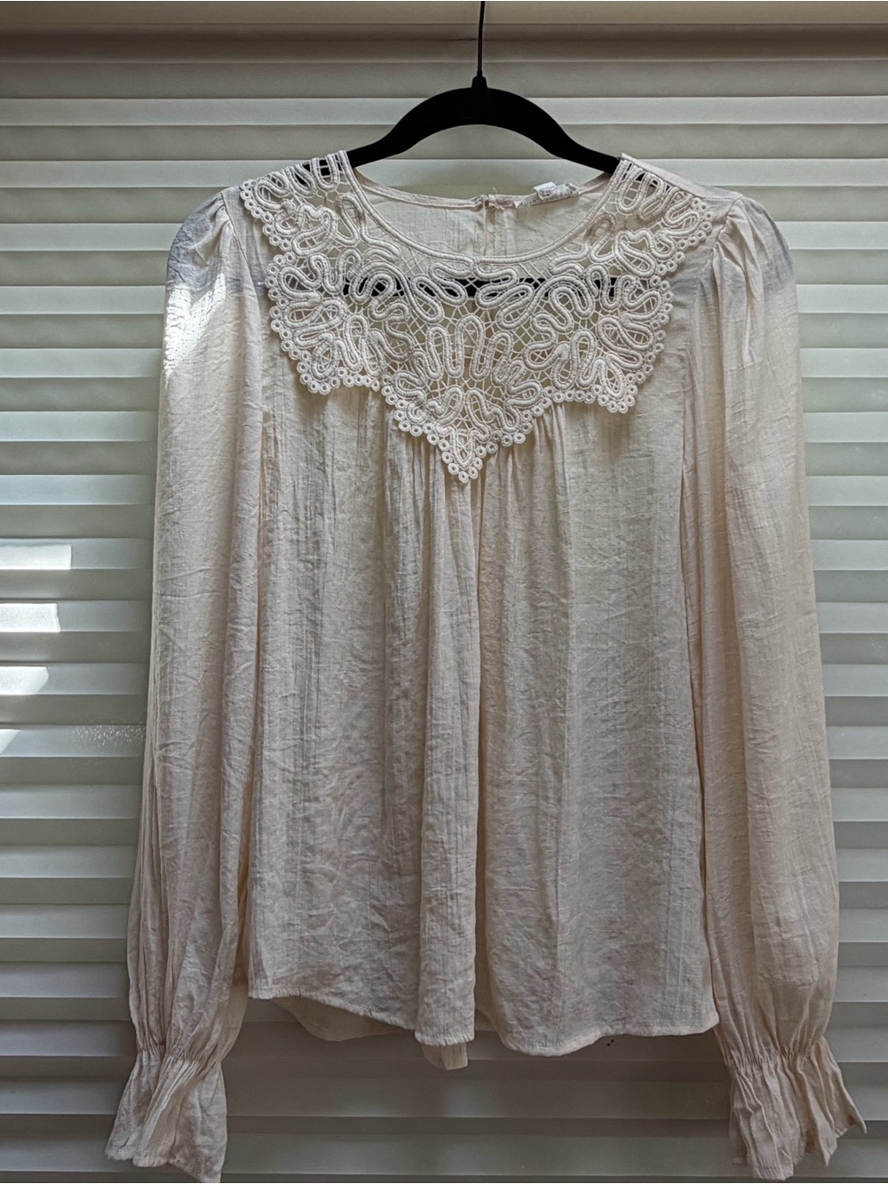 Blu Pepper Cream Crochet Lace Bib Long Sleeve Blouse Size Small